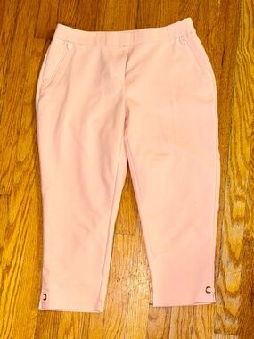 Rafaella Cropped Pink Pants with pockets that zip